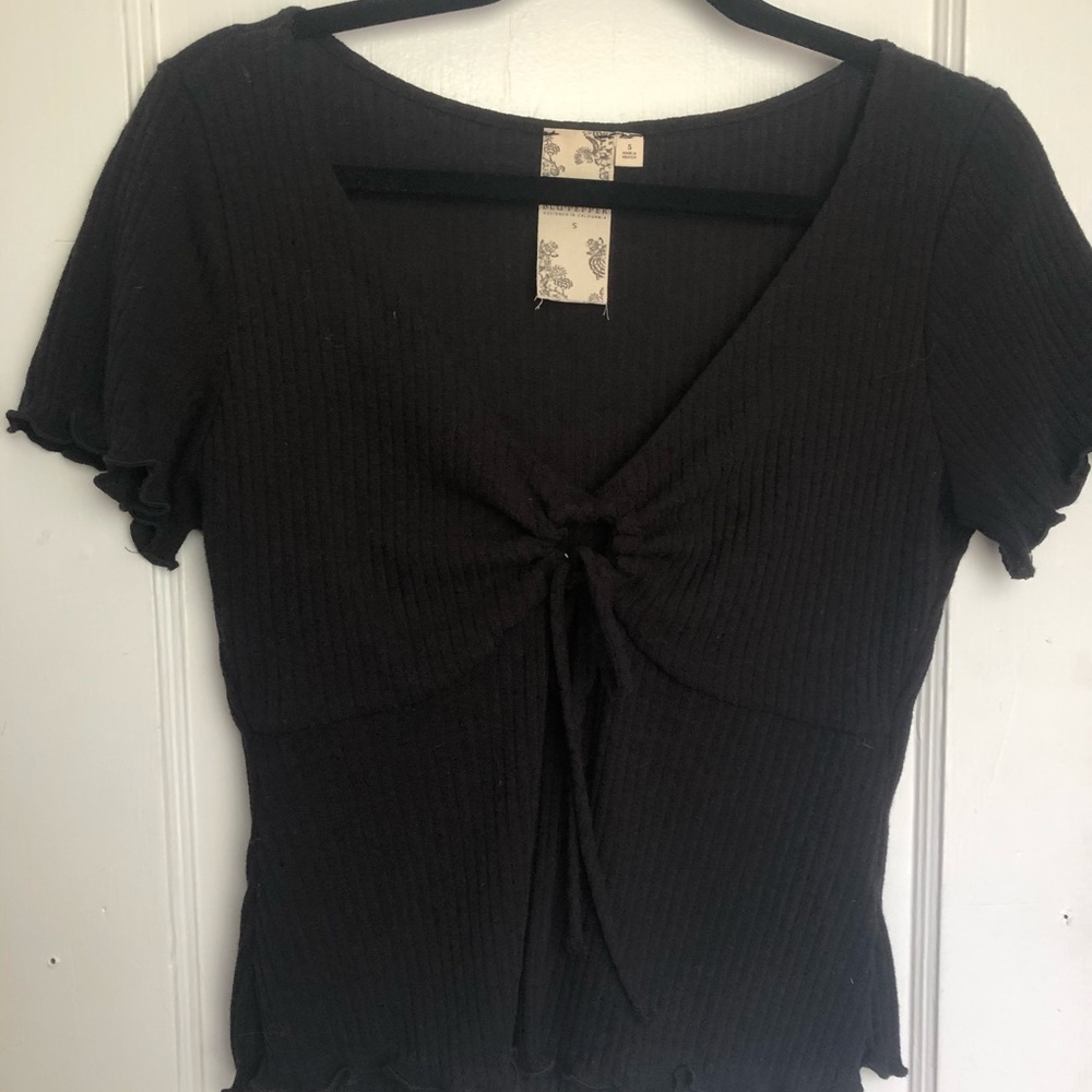 black short sleeve top